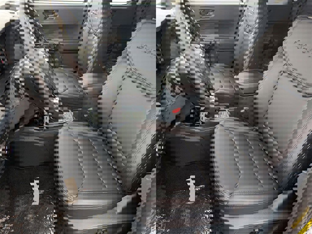 New 2026 Ford Maverick Lariat w/ Black Appearance Package image 16