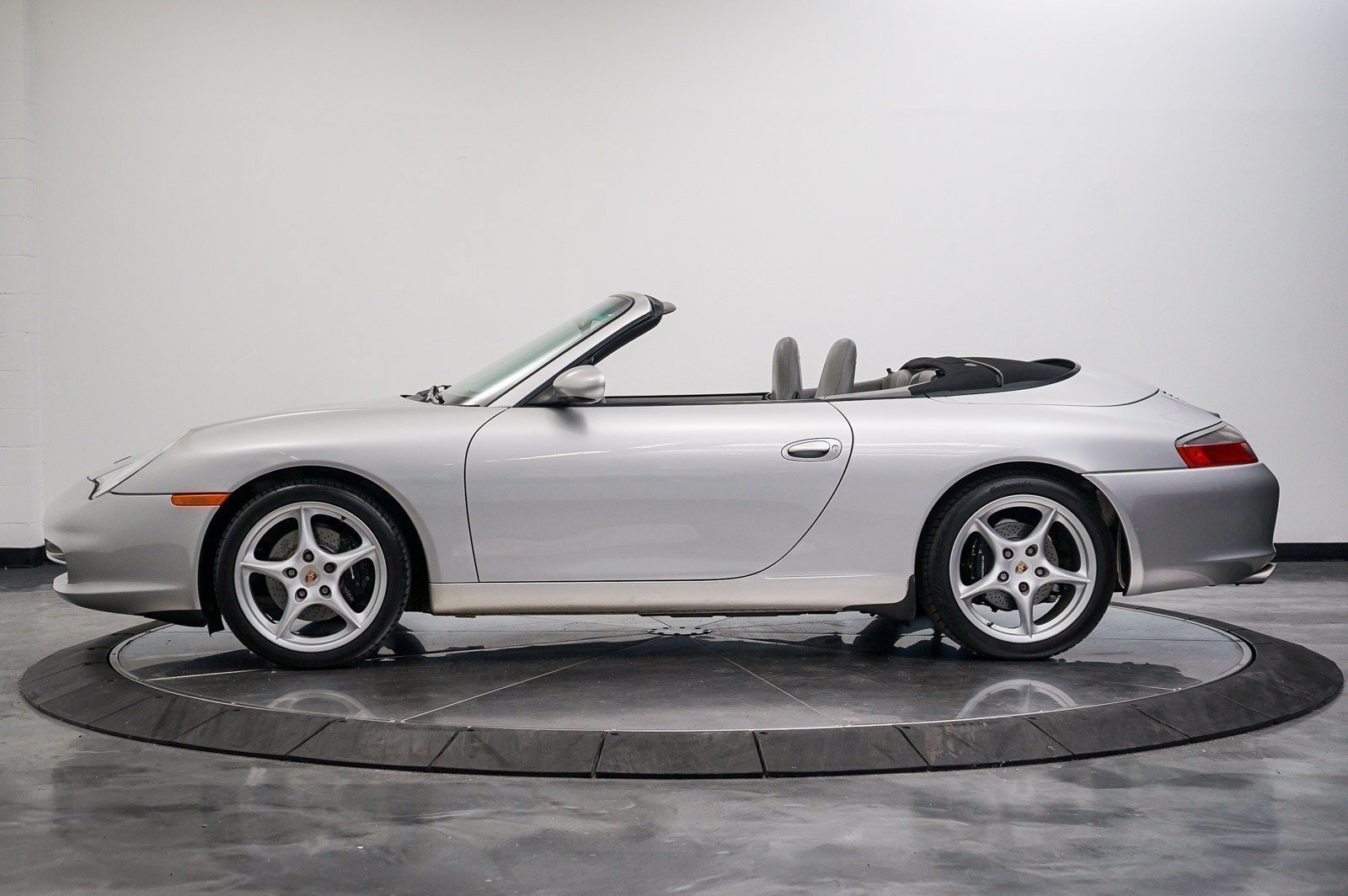 Used 2003 Porsche 911 Carrera RWD image 10