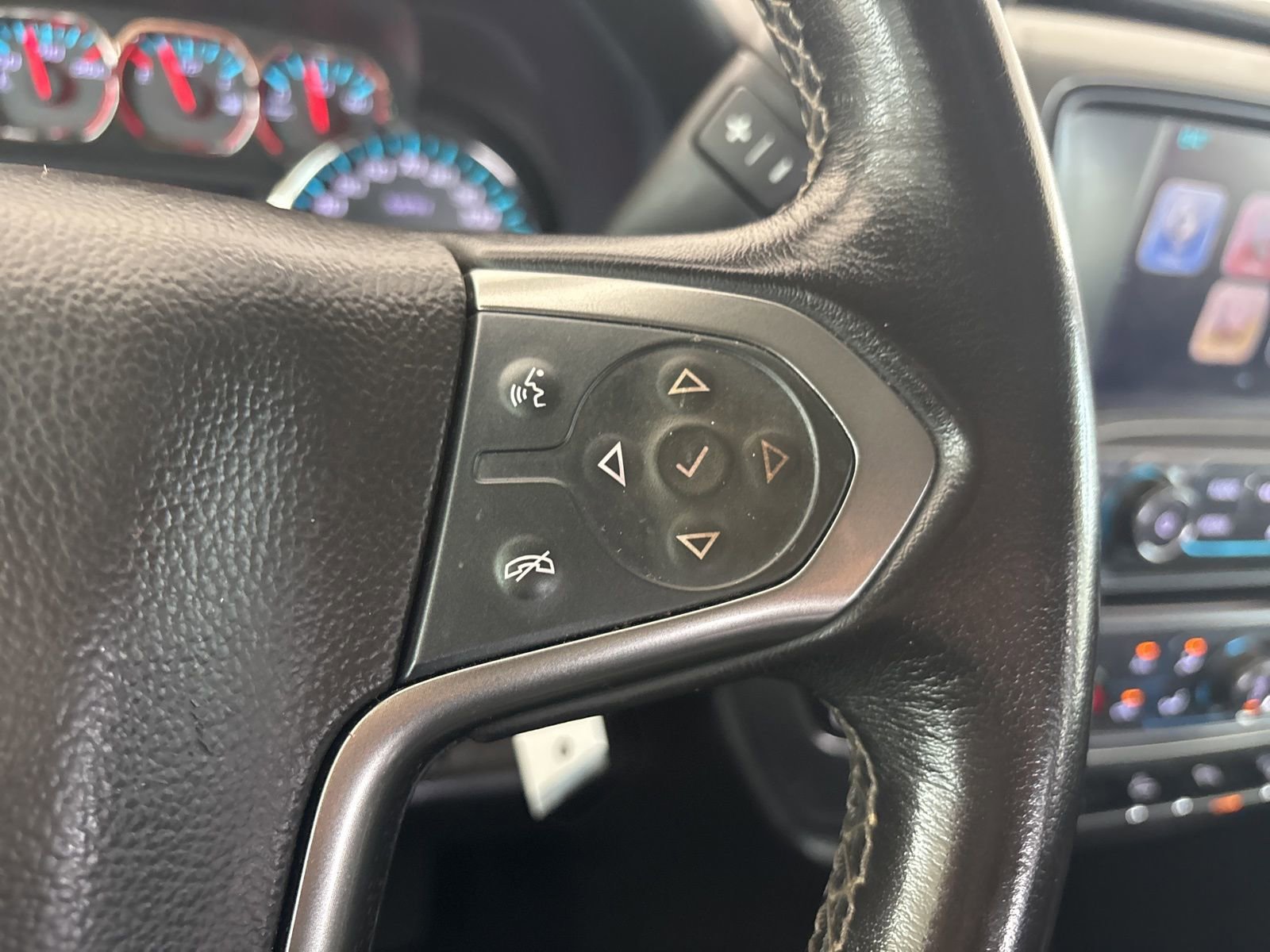 Used 2018 Chevrolet Silverado 1500 LT w/ All Star Edition image 25