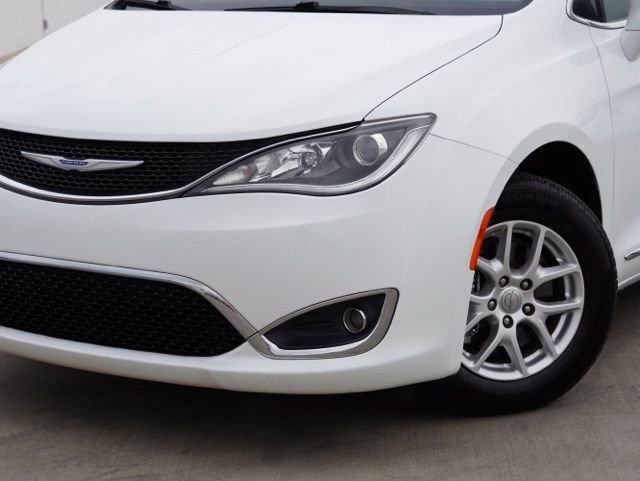 Used 2020 Chrysler Pacifica Touring-L image 5