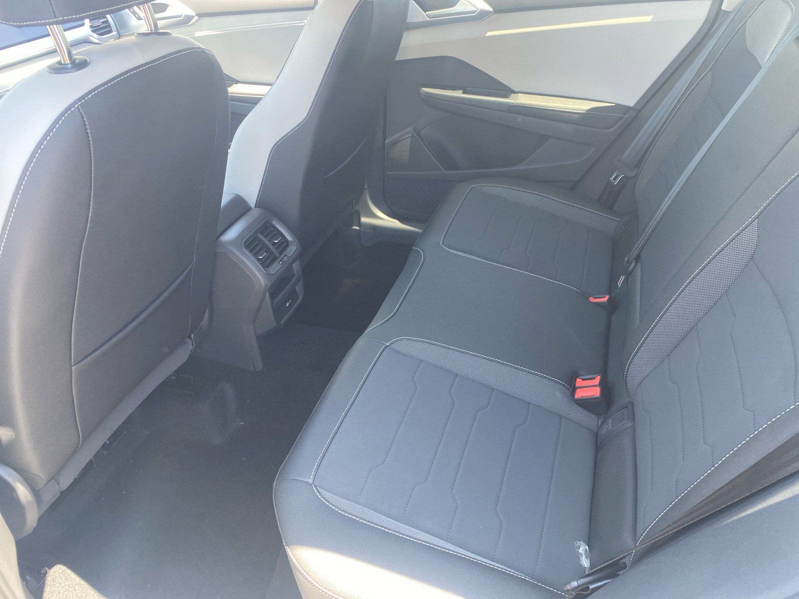 New 2025 Volkswagen Taos SE image 17