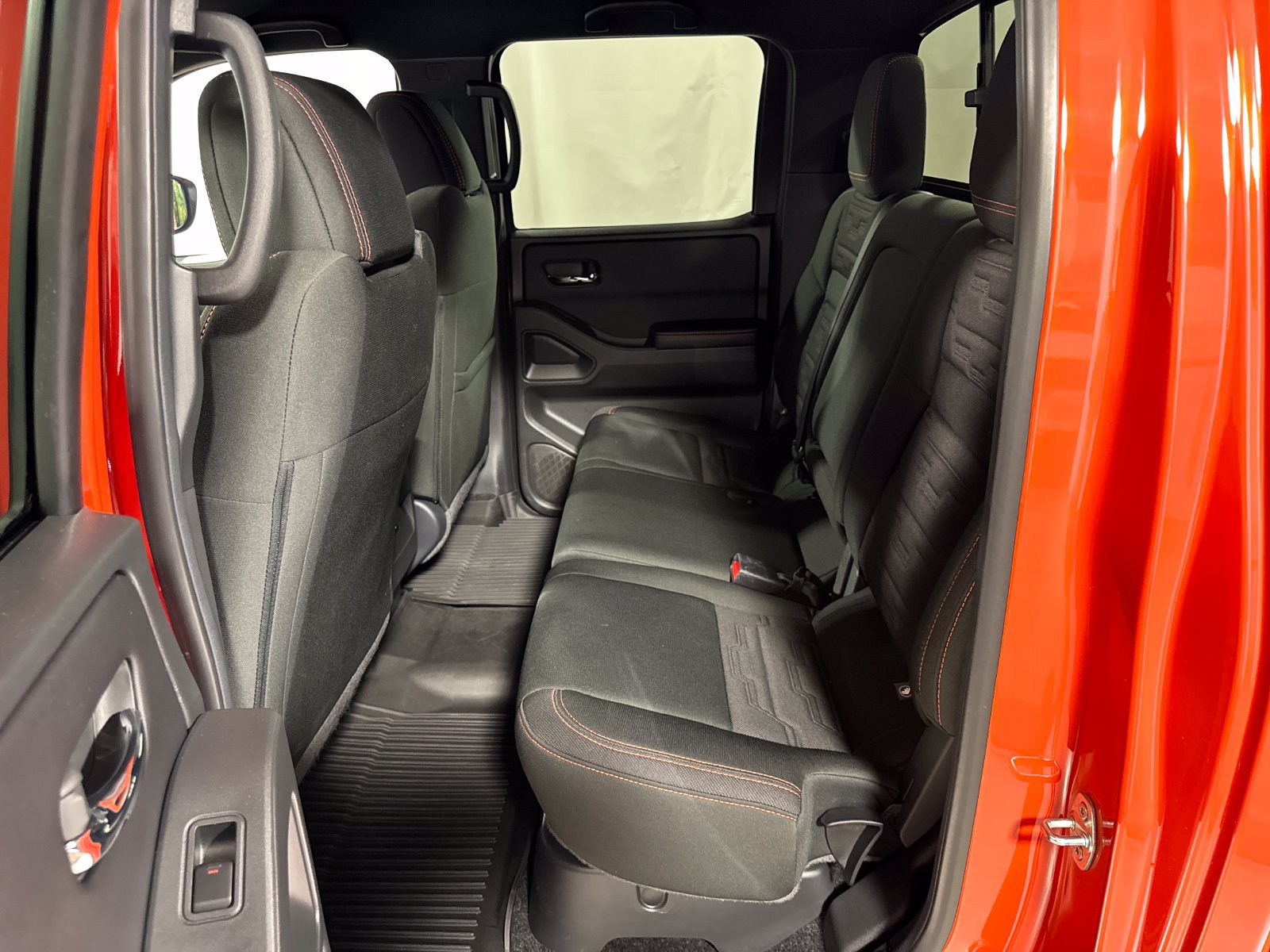 Used 2025 Nissan Frontier PRO-4X w/ Interior Protection Package AWD/4WD image 5