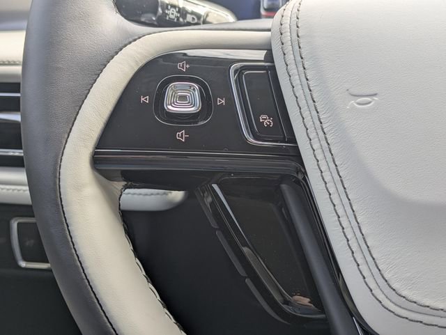 New 2026 Lincoln Aviator 2WD w/ Jet Appearance Package image 24