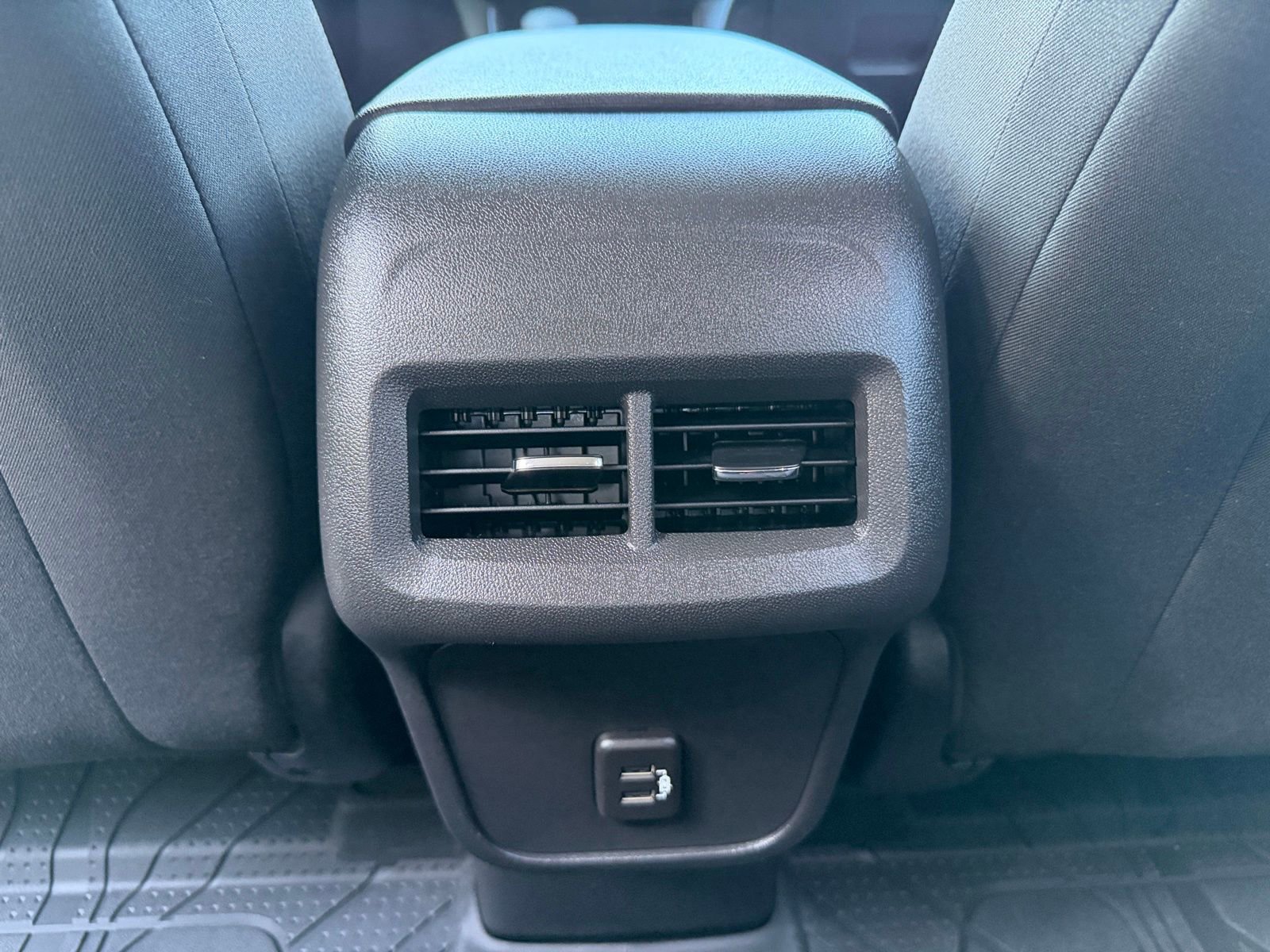 Used 2024 Chevrolet Equinox LT w/ LPO, Floor Liner Package FWD image 27