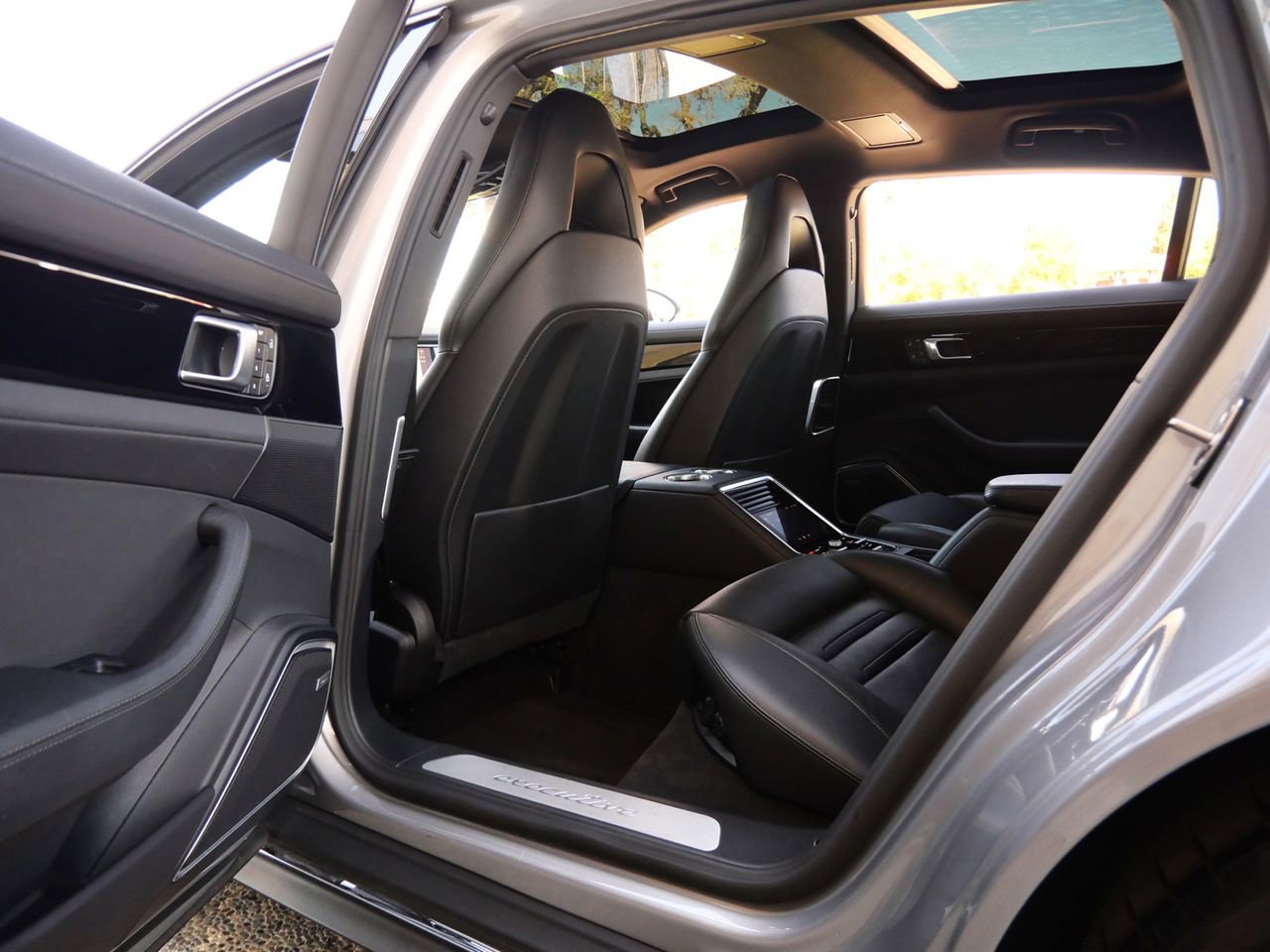 Used 2022 Porsche Panamera 4 Executive w/ Sport Chrono Package image 21