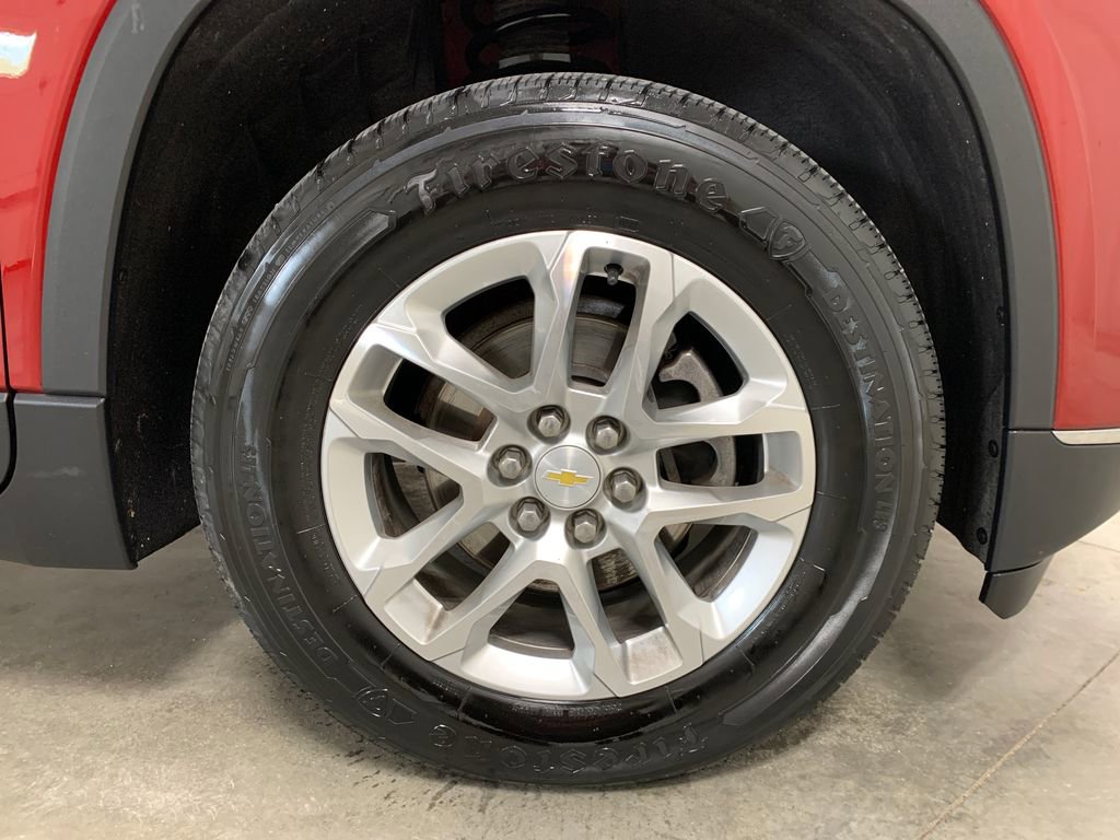 Used 2018 Chevrolet Traverse LT FWD image 12