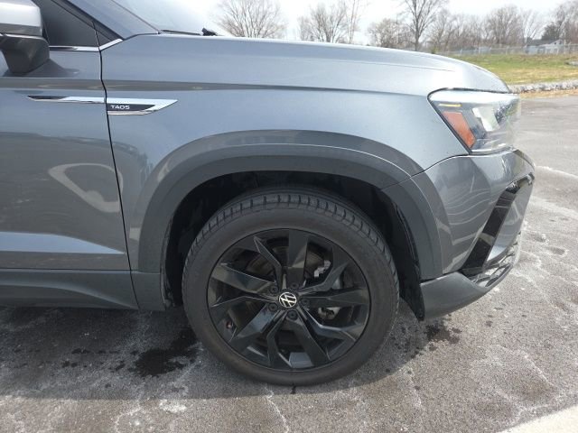 Used 2022 Volkswagen Taos SE image 4