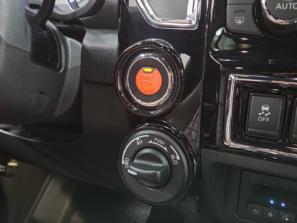 Used 2023 Nissan Titan Platinum Reserve w/ Moonroof Package AWD/4WD image 17