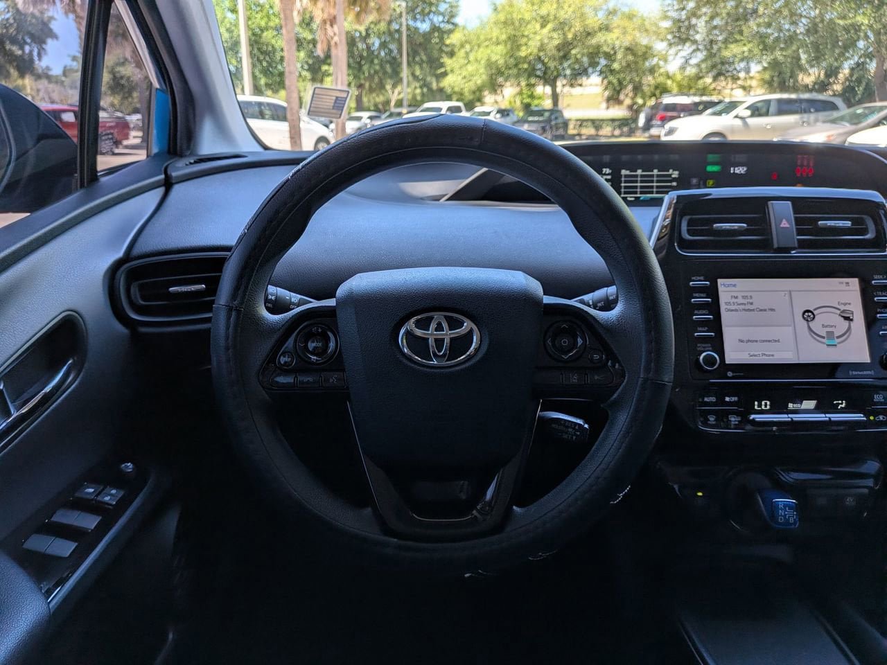 Used 2022 Toyota Prius LE image 11