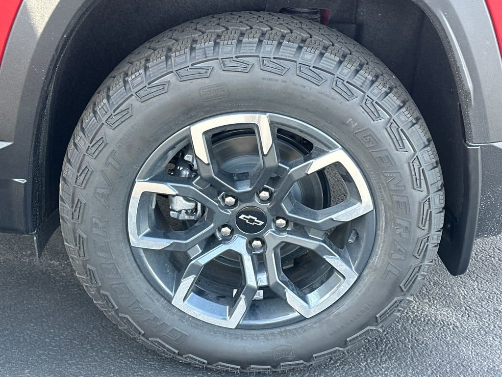 New 2026 Chevrolet Equinox ACTIV w/ Convenience Package III image 26