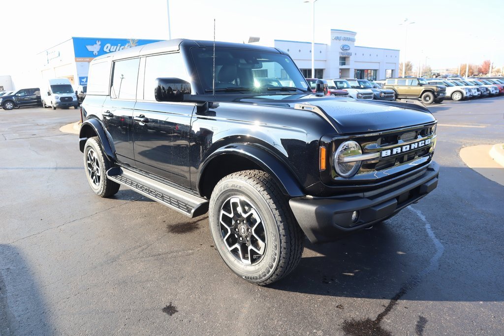 New 2025 Ford Bronco Outer Banks
