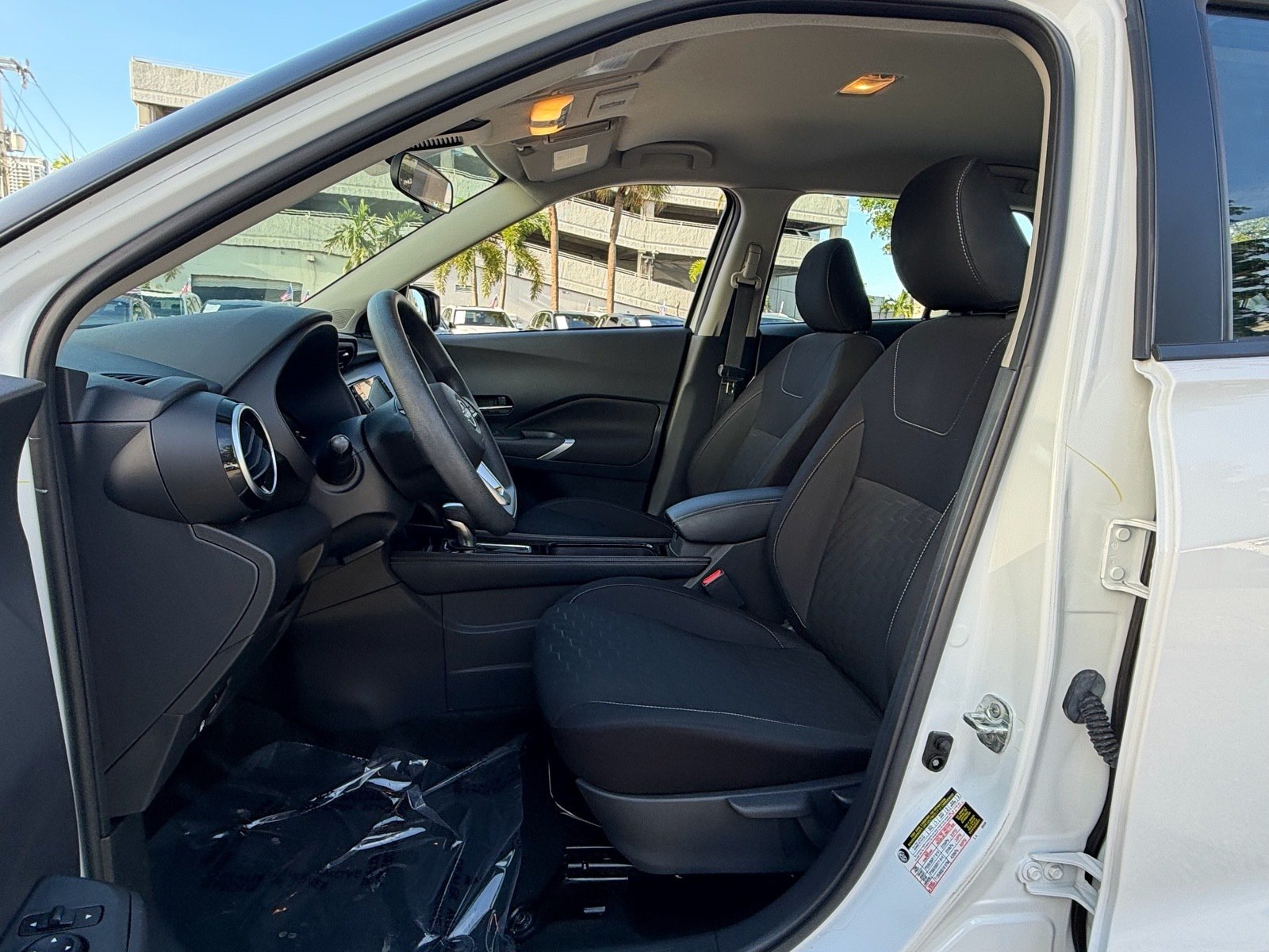 Used 2024 Nissan Kicks SV FWD image 9