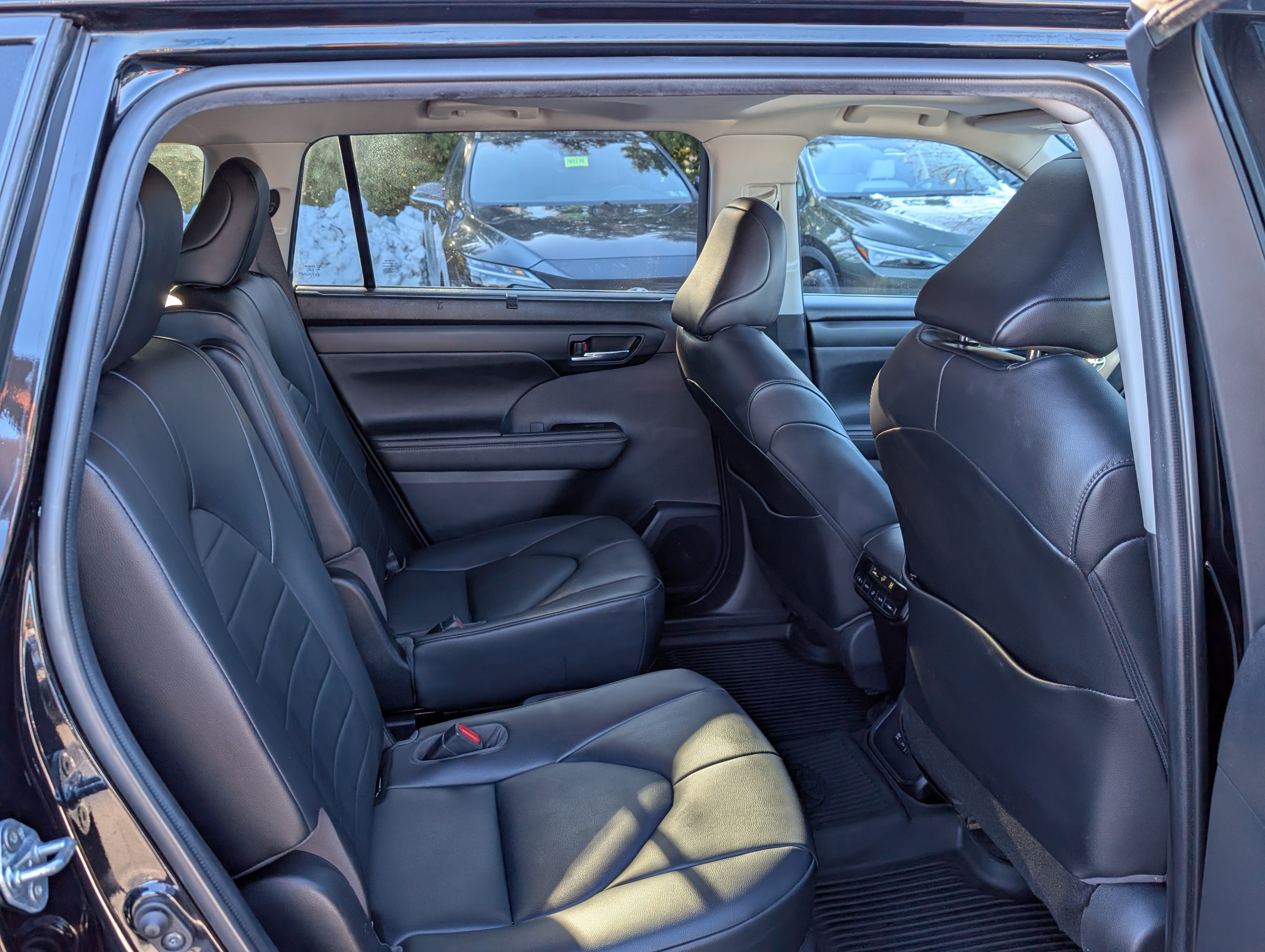 Used 2020 Toyota Highlander XLE w/ Protection Package #3 image 11