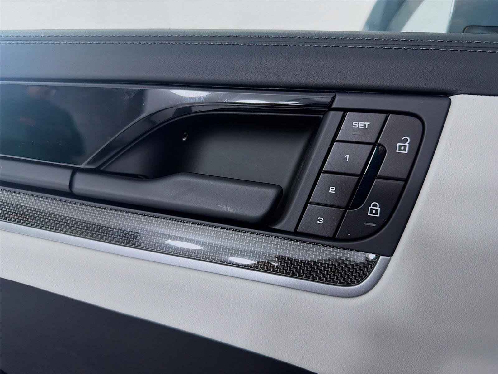 New 2026 Porsche Cayenne S image 8