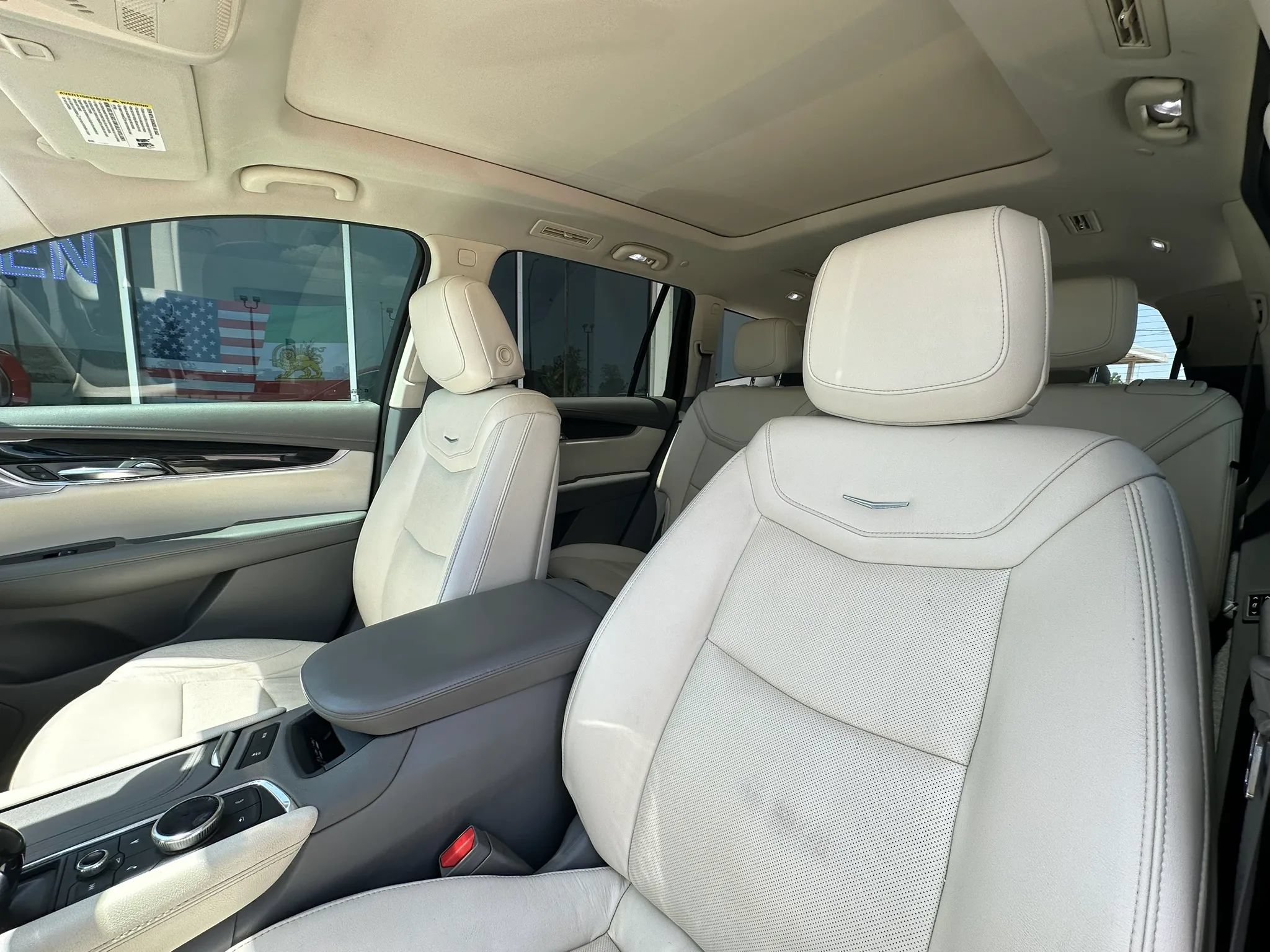 Used 2020 Cadillac XT6 Premium Luxury FWD image 11
