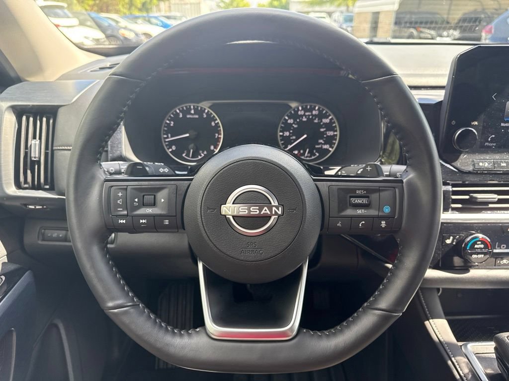 Used 2025 Nissan Pathfinder SL w/ Black Appearance Package FWD image 19