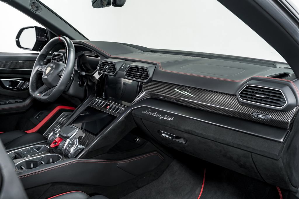 Used 2023 Lamborghini Urus Performante AWD/4WD image 39