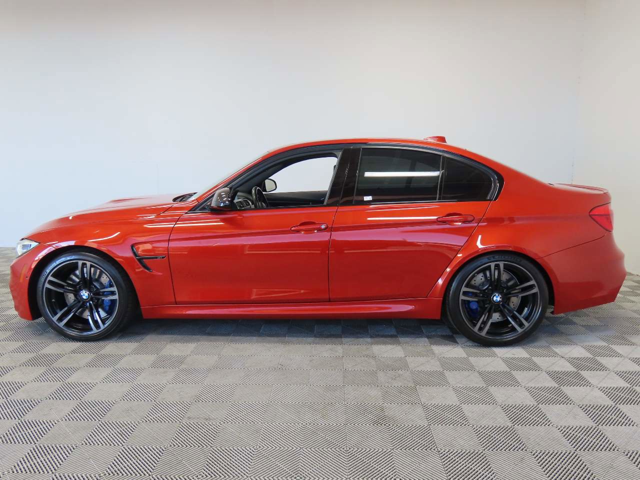 Used 2018 BMW M3 RWD image 5