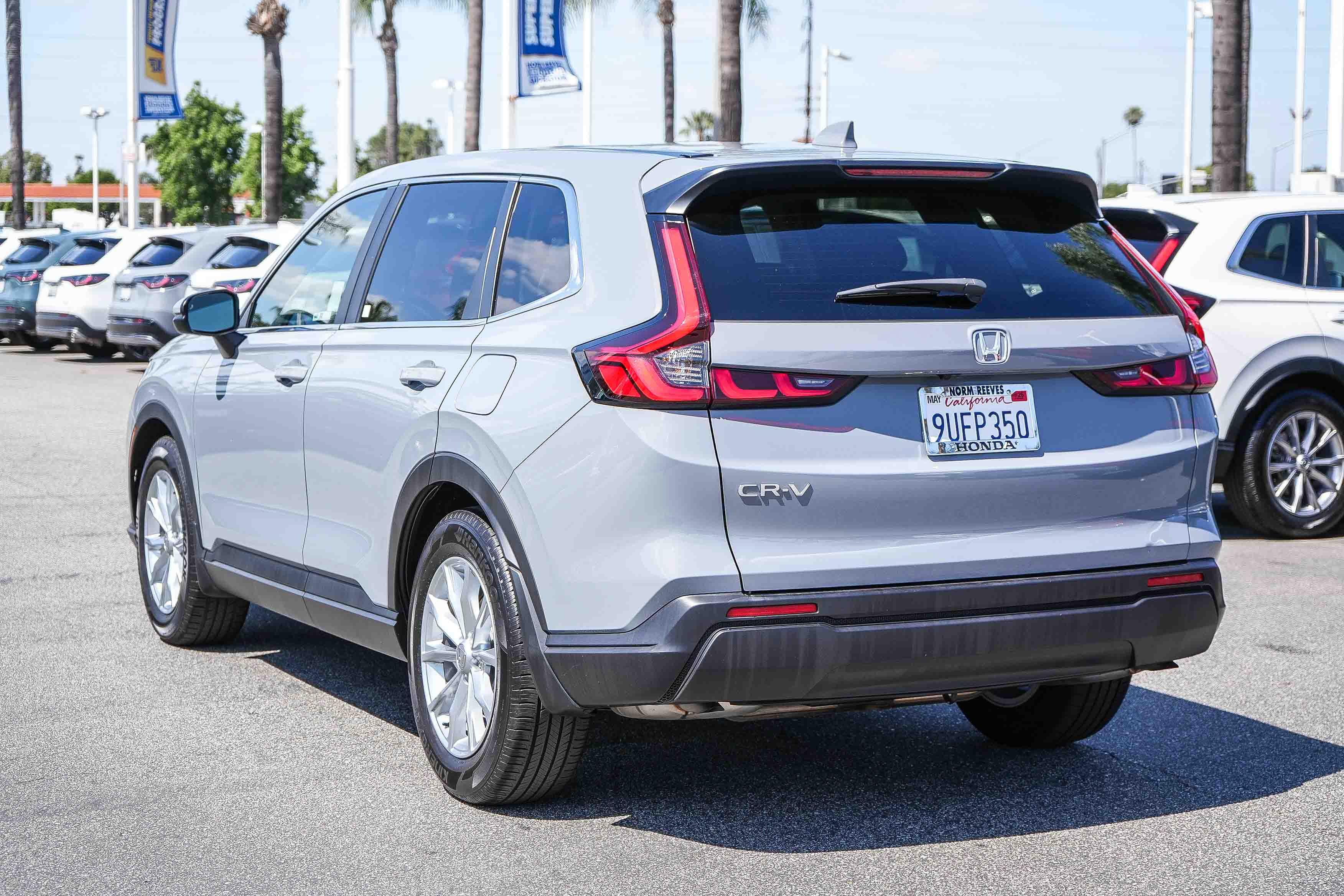 Used 2025 Honda CR-V EX image 9