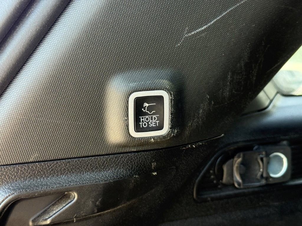 Used 2023 Jeep Grand Cherokee Altitude AWD/4WD image 18