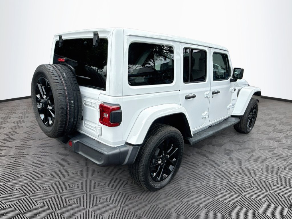 Certified 2022 Jeep Wrangler Unlimited Sahara w/ Cold Weather Group AWD/4WD image 6