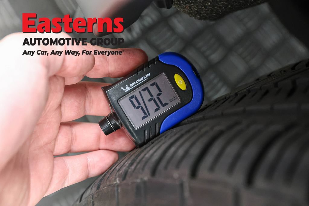 Used 2024 Nissan Pathfinder SV AWD/4WD image 25