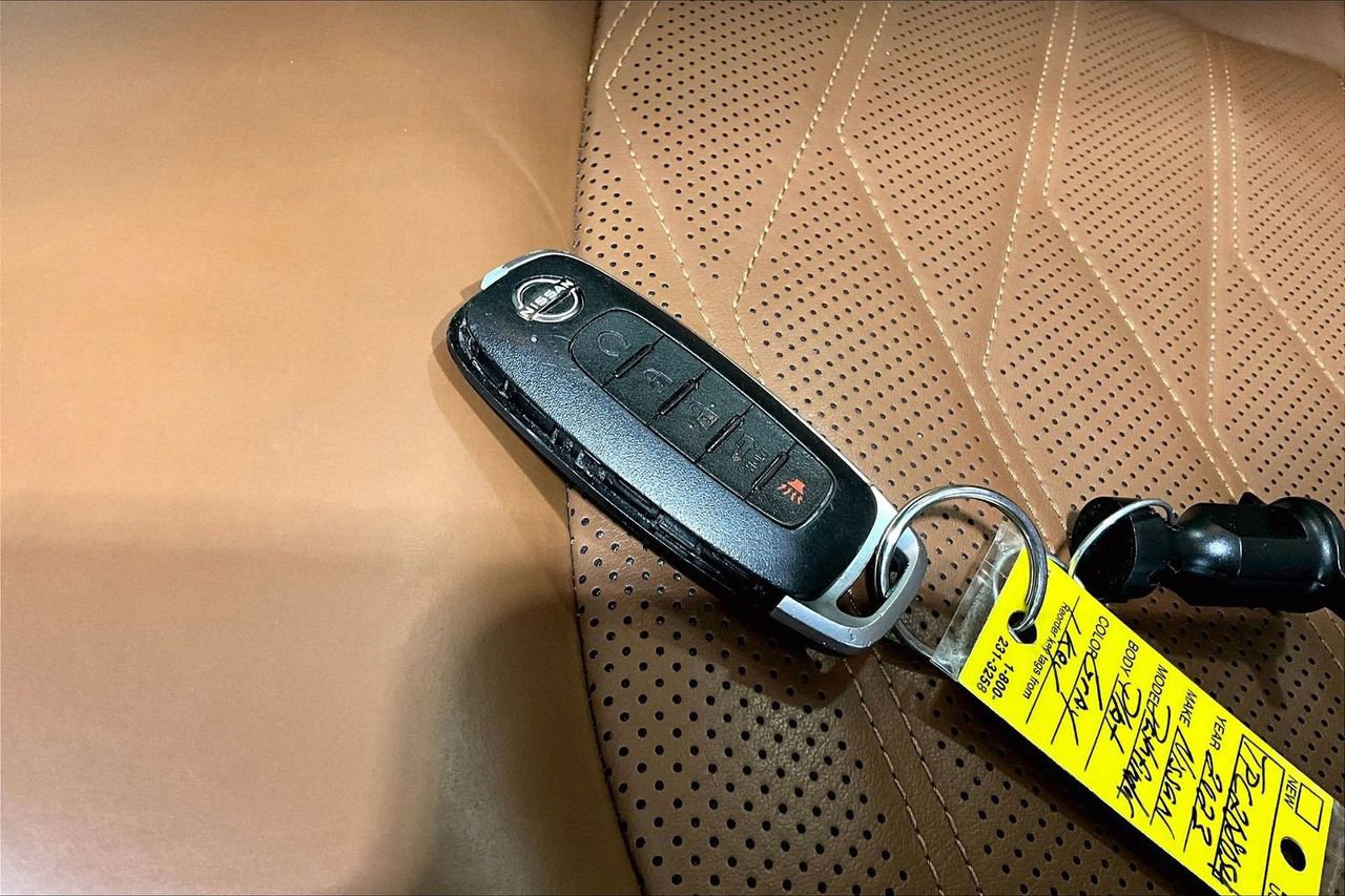 Used 2023 Nissan Pathfinder Platinum w/ Cargo Package FWD image 11