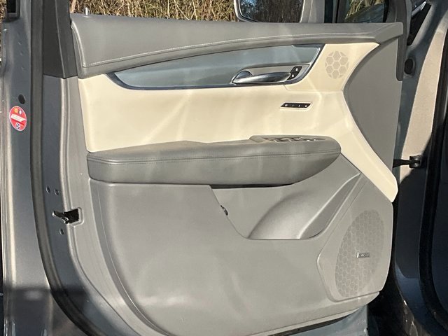 Used 2018 Cadillac XT5 Luxury w/ Driver Awareness Package image 7