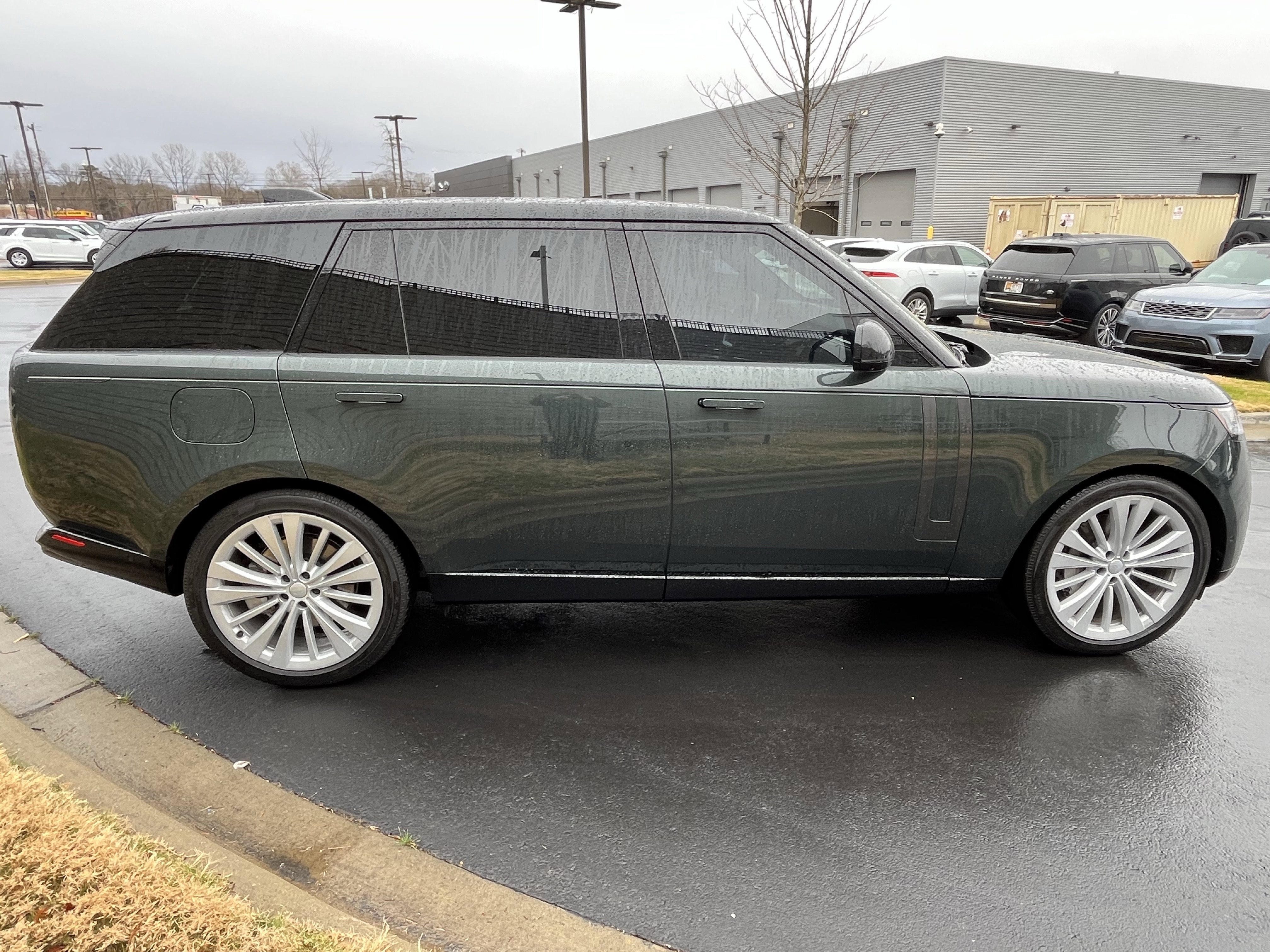 Certified 2025 Land Rover Range Rover Long Wheelbase SE image 8