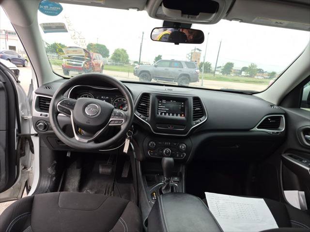 Used 2020 Jeep Cherokee Latitude FWD image 11