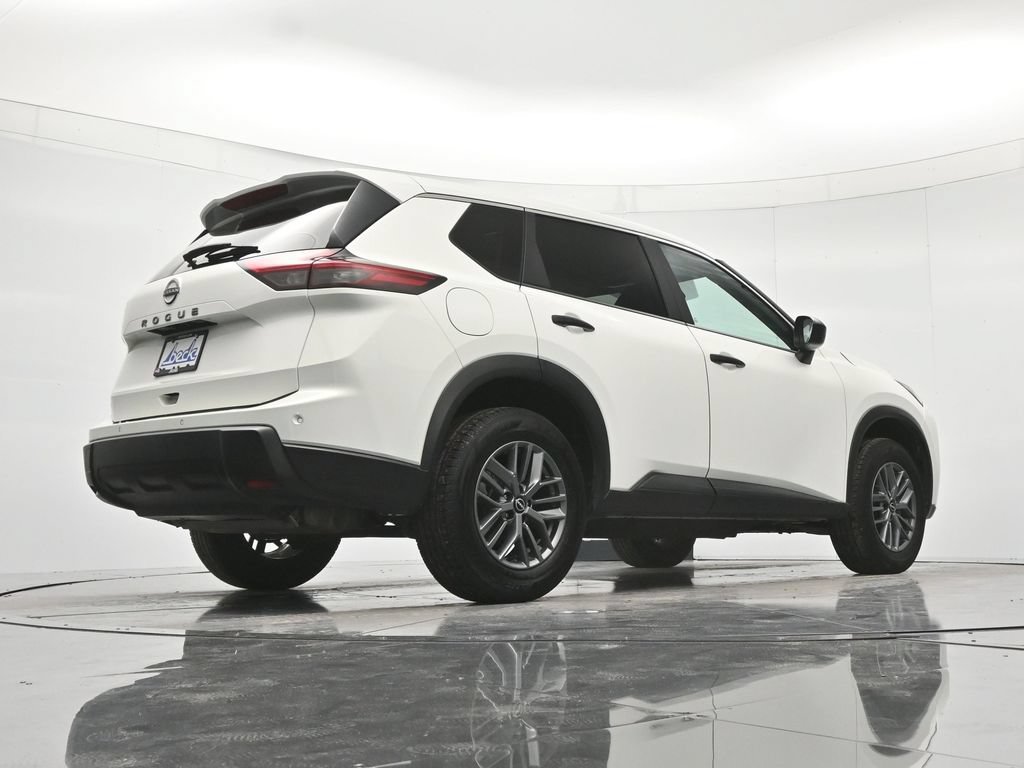 Used 2024 Nissan Rogue S FWD image 40