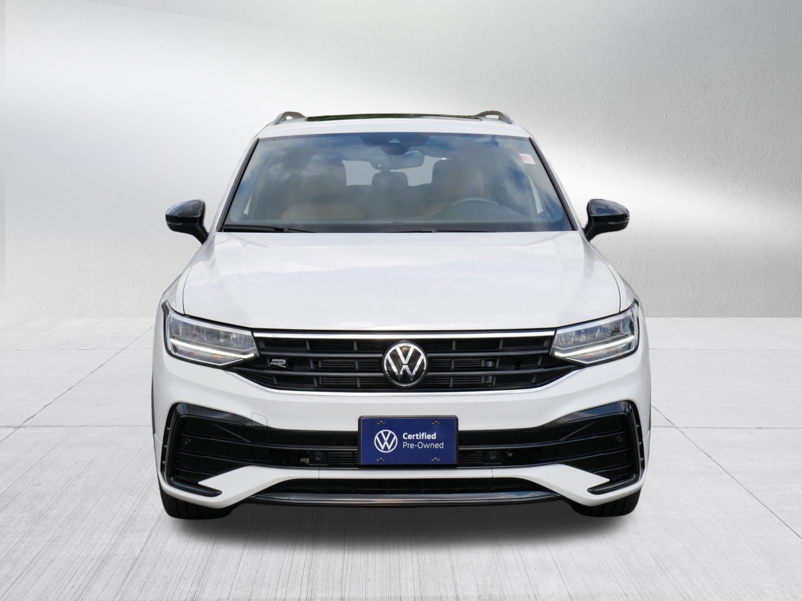 Used 2024 Volkswagen Tiguan SE R-Line AWD/4WD image 2