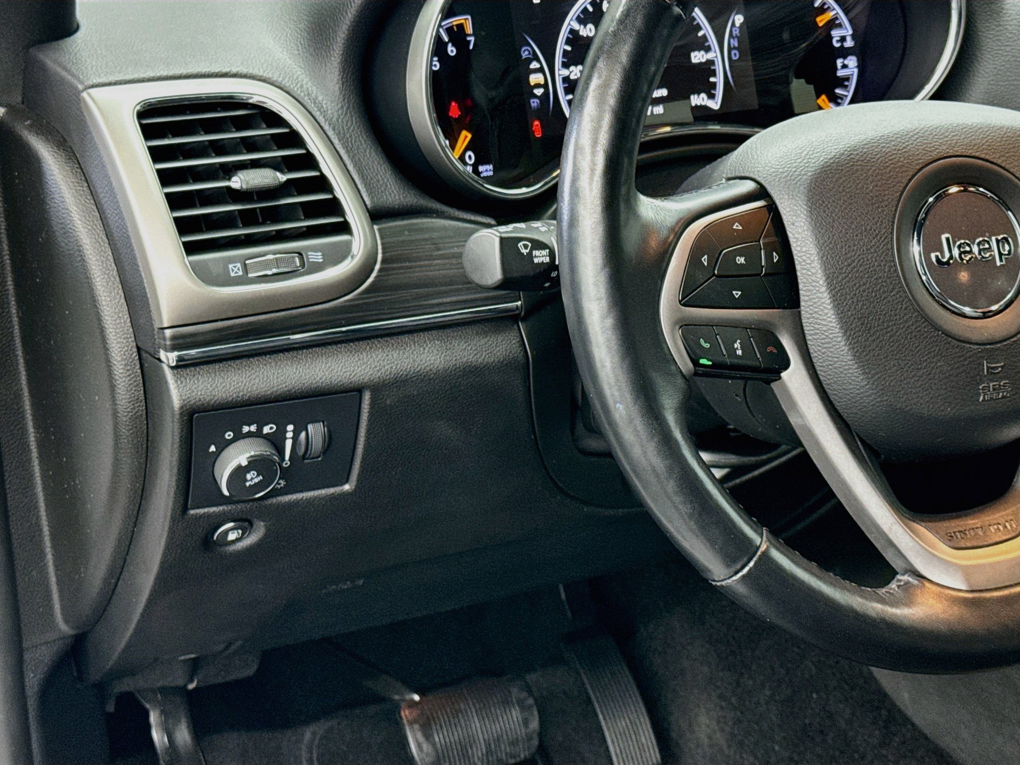 Used 2021 Jeep Grand Cherokee Limited RWD image 17