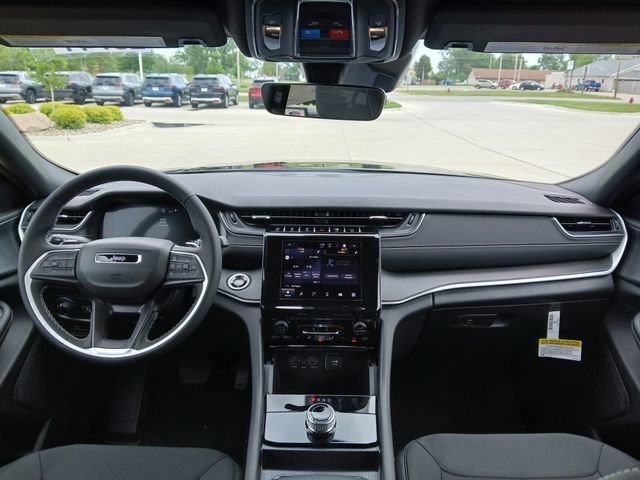 New 2026 Jeep Grand Cherokee Laredo AWD/4WD image 30