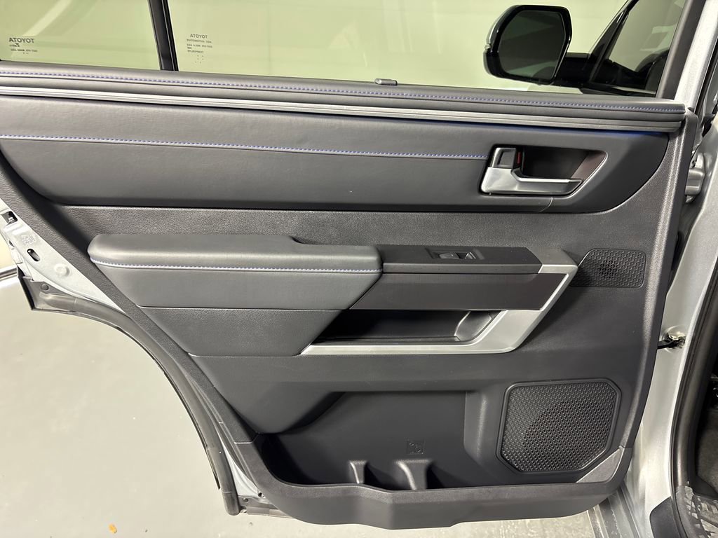 Used 2023 Toyota Sequoia Platinum image 31