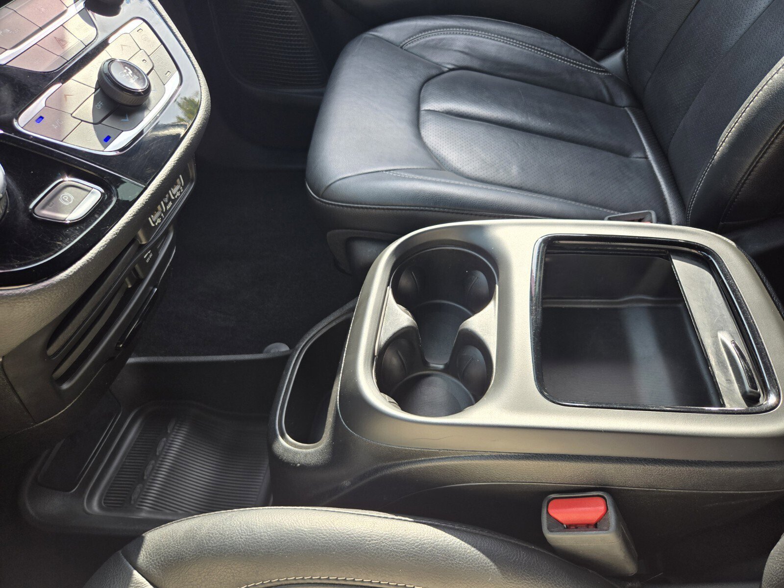 Used 2022 Chrysler Pacifica Touring-L w/ S Appearance Package image 23
