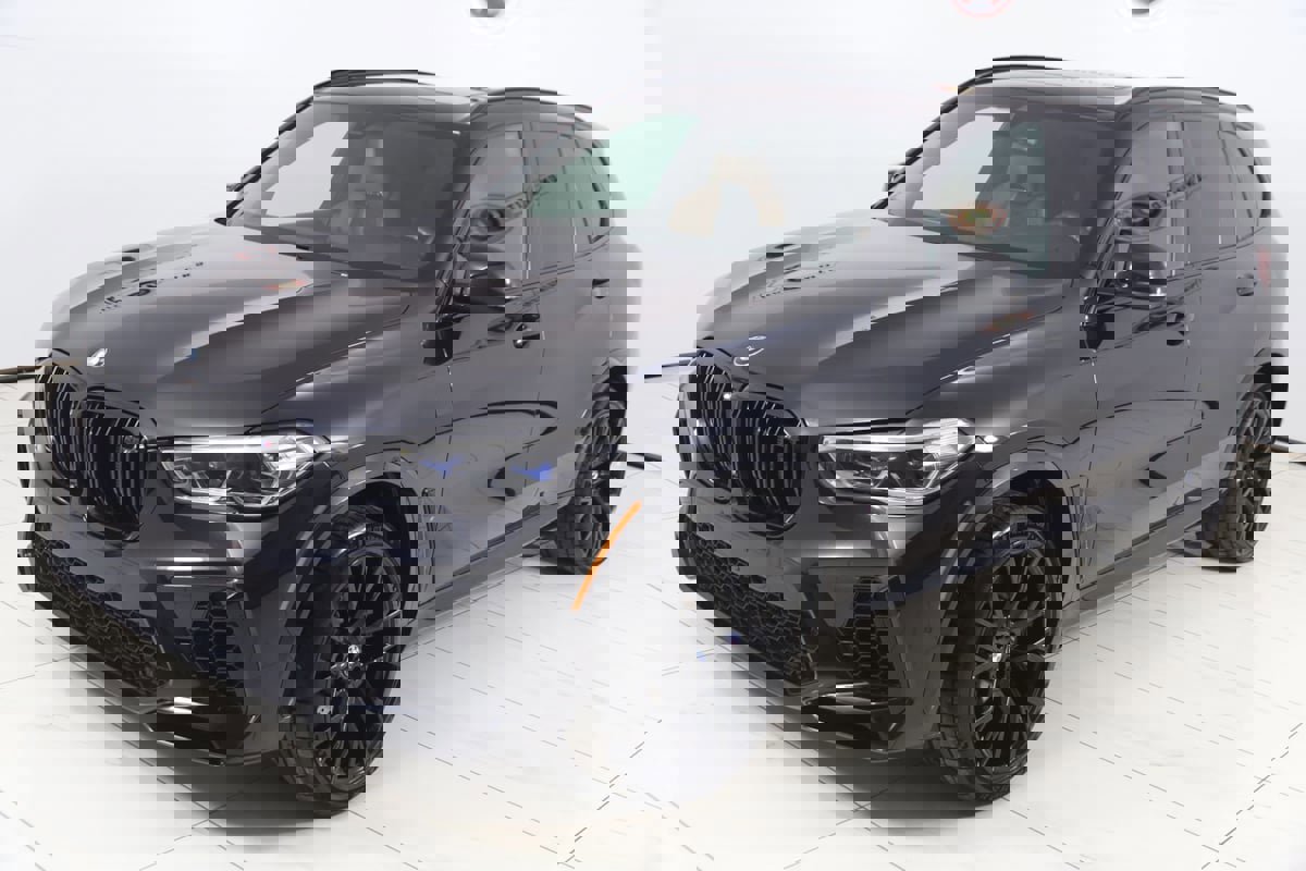 Used 2021 BMW X5 M w/ Executive Package image 33