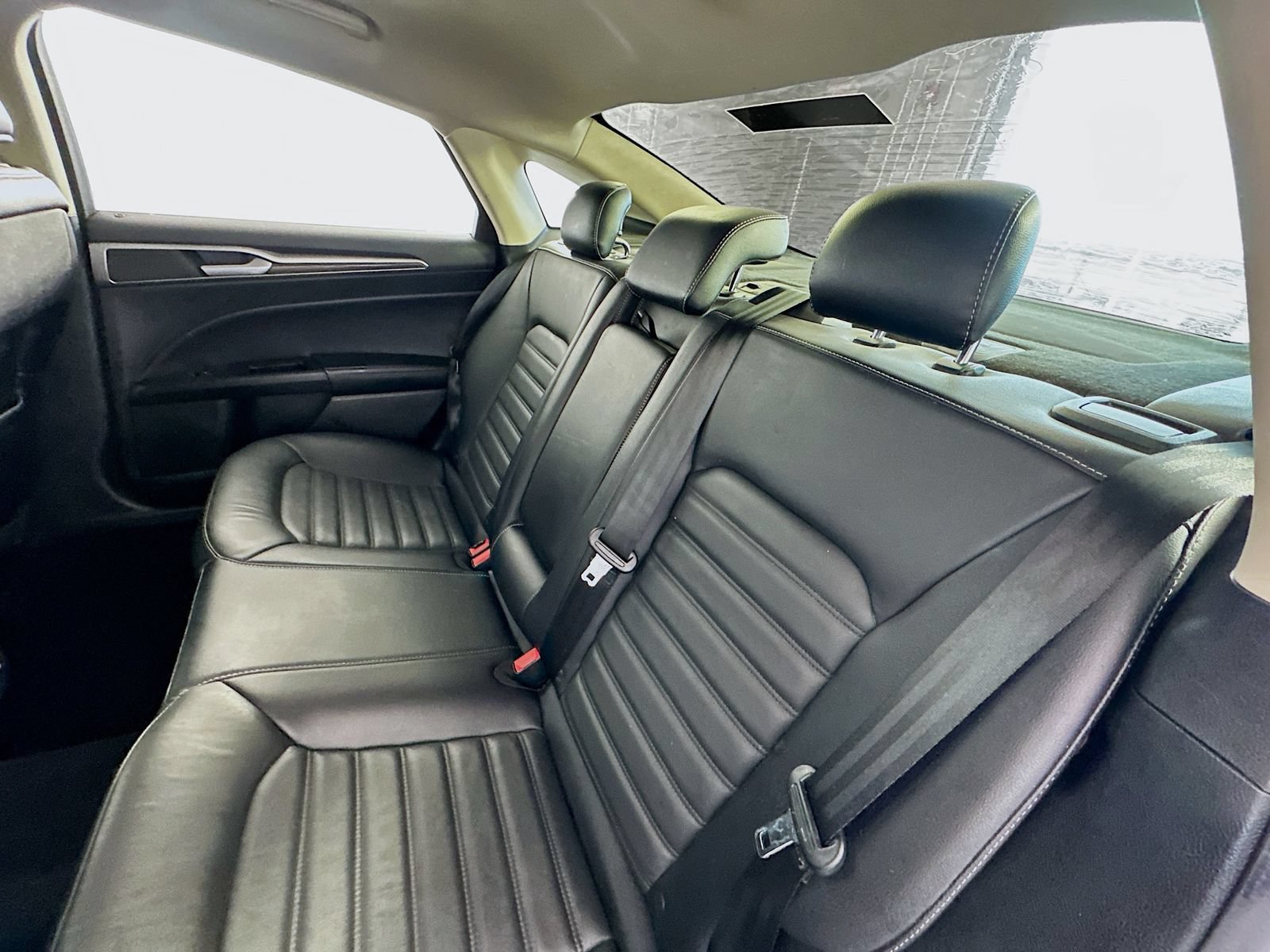 Used 2017 Ford Fusion SE w/ Fusion SE Technology Package FWD image 23