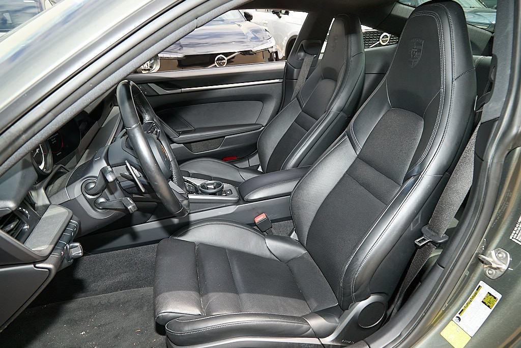 Used 2022 Porsche 911 Carrera 4S AWD/4WD image 23