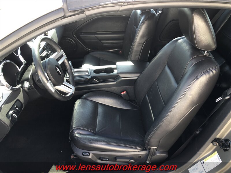 Used 2005 Ford Mustang Premium RWD image 15