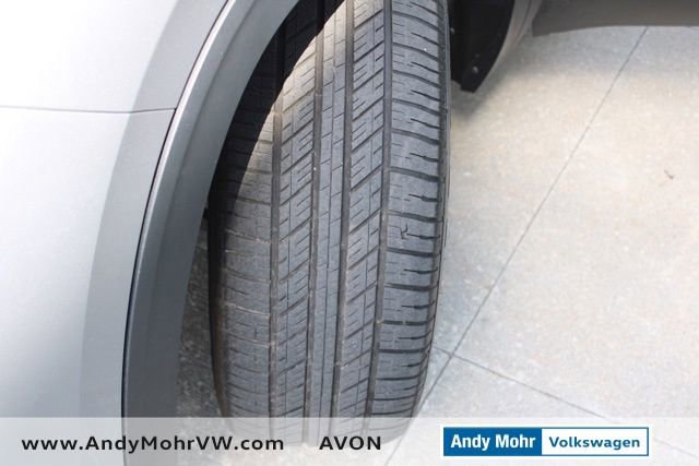 Used 2024 Volkswagen Atlas SE AWD/4WD image 17