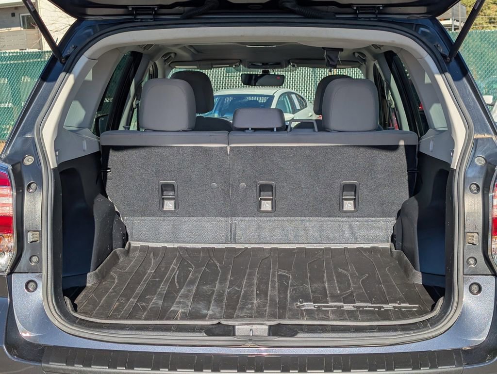 Used 2018 Subaru Forester 2.5i Premium w/ All-Weather Package image 17