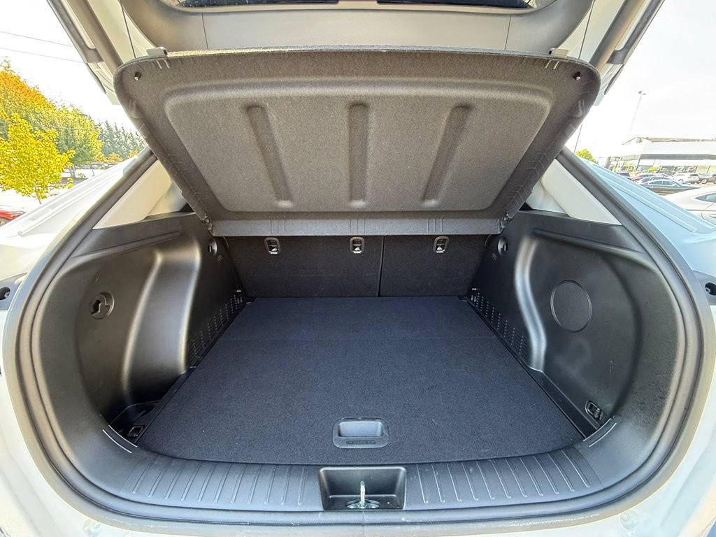 Certified 2025 Hyundai Kona Limited FWD image 10