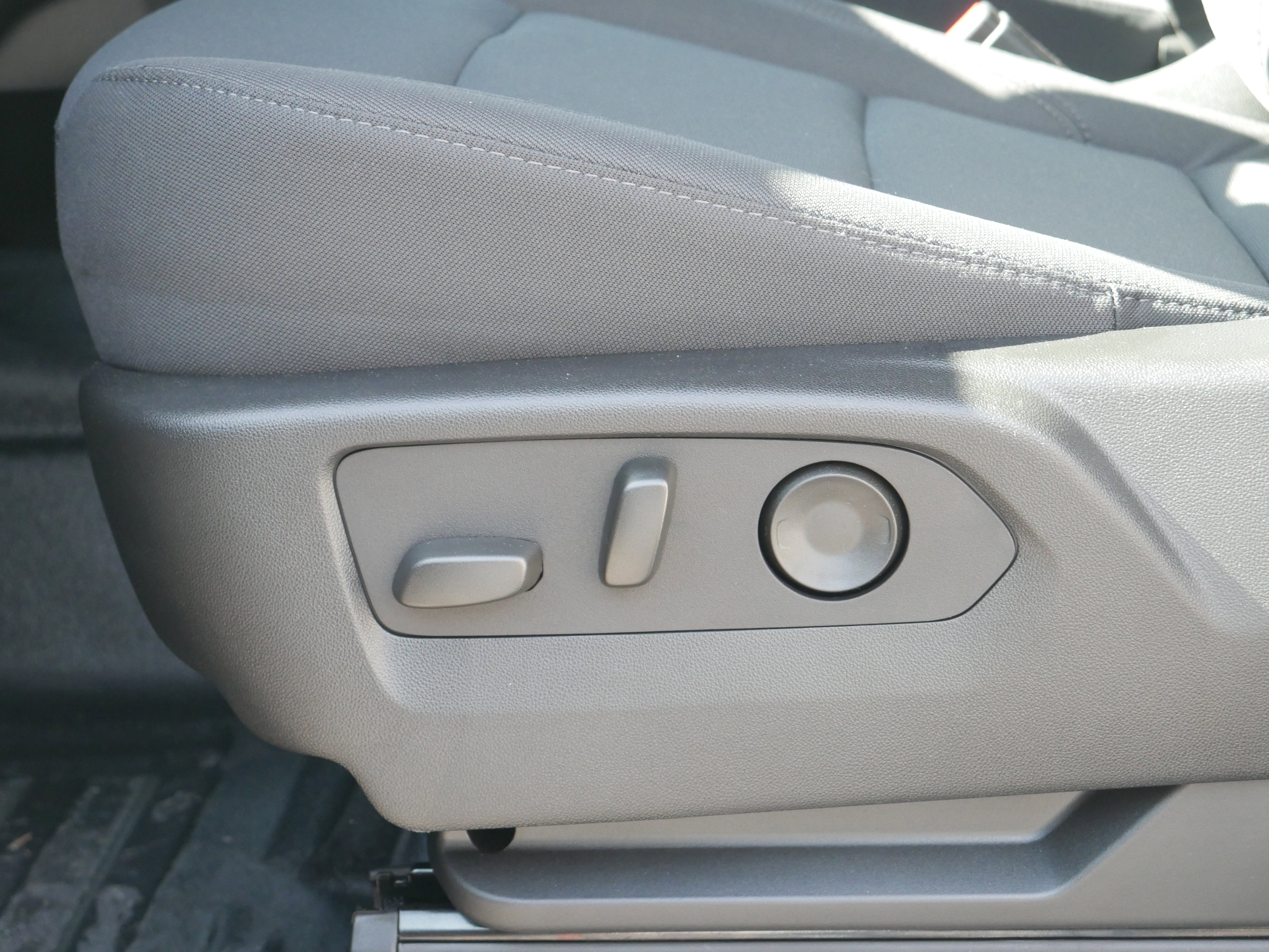 New 2024 Chevrolet Tahoe 4WD w/ Remote Keyless Entry Package image 15