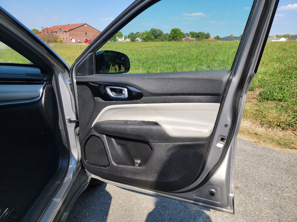 Used 2024 Jeep Compass Limited image 26