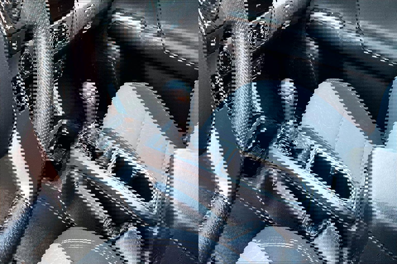 Used 2020 Toyota Tacoma TRD Off-Road w/ Technology Package image 16