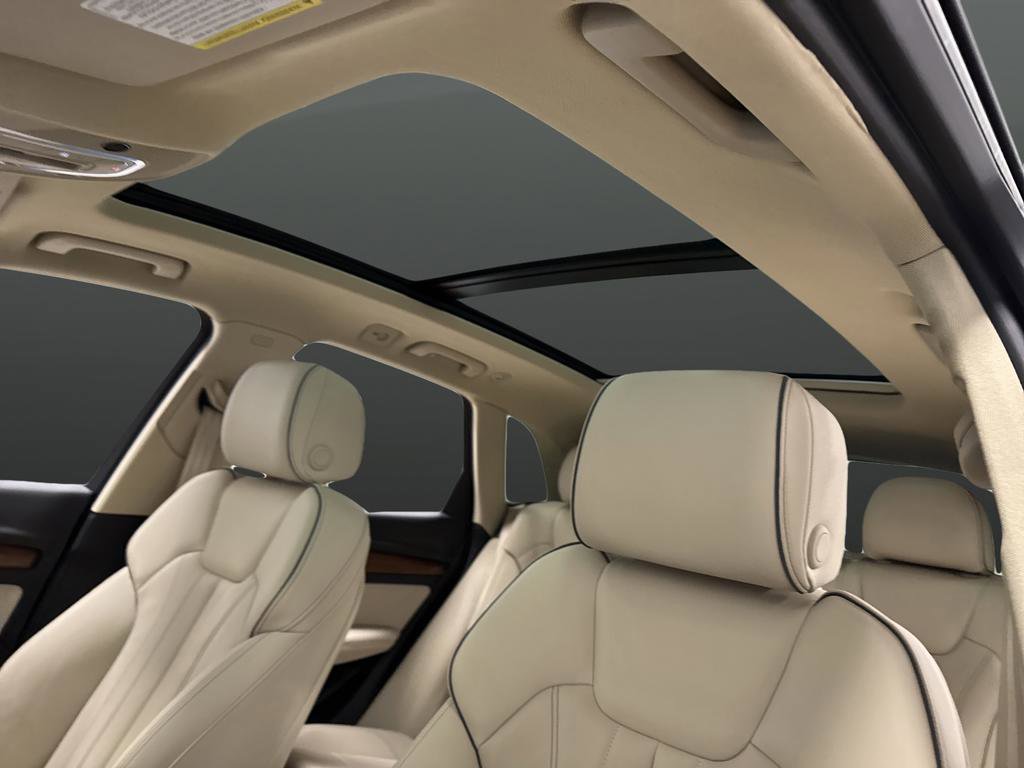 Used 2023 Audi Q5 e Premium Plus w/ Premium Plus Package image 7