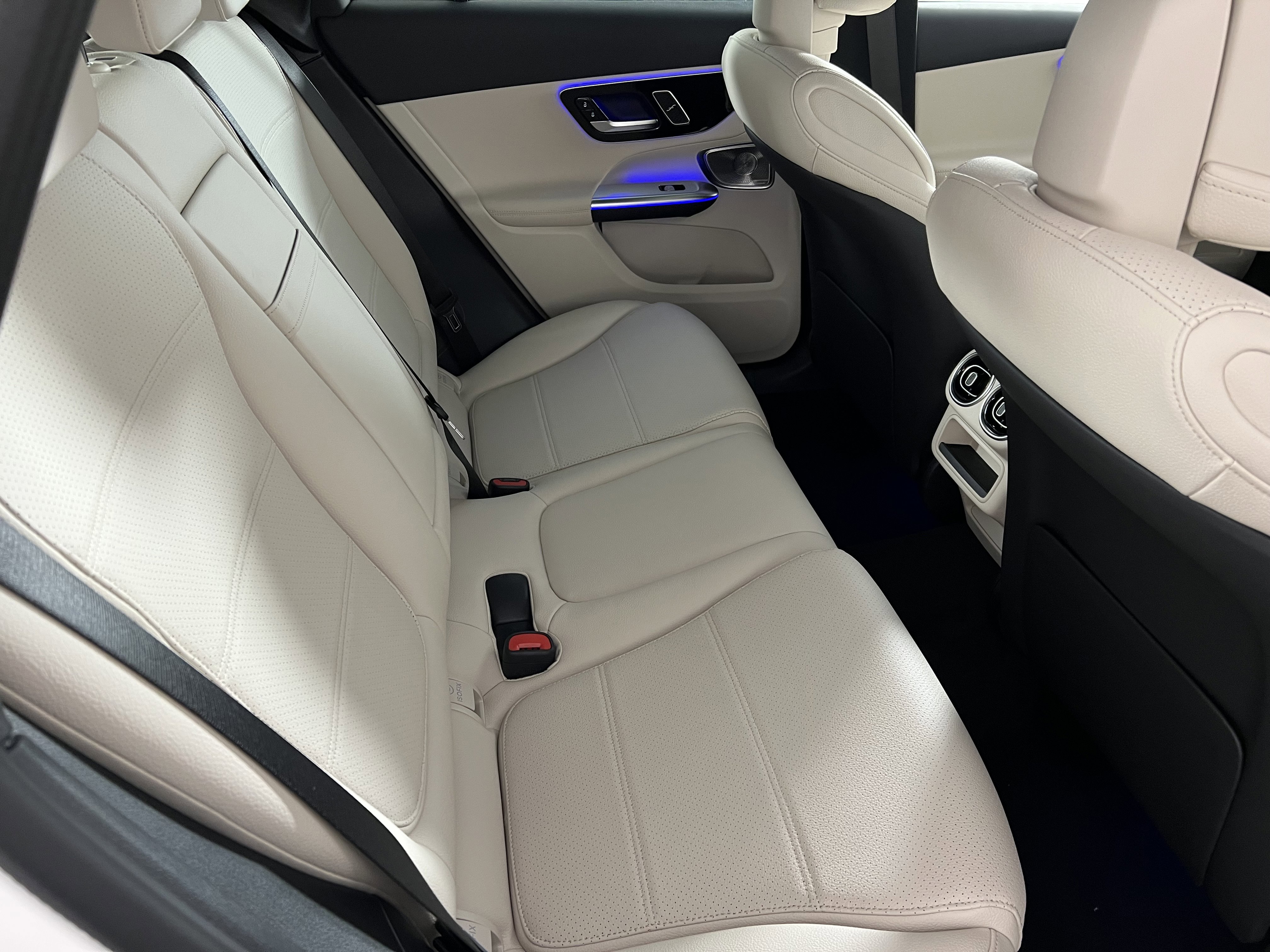 New 2026 Mercedes-Benz GLC 300 4MATIC image 23