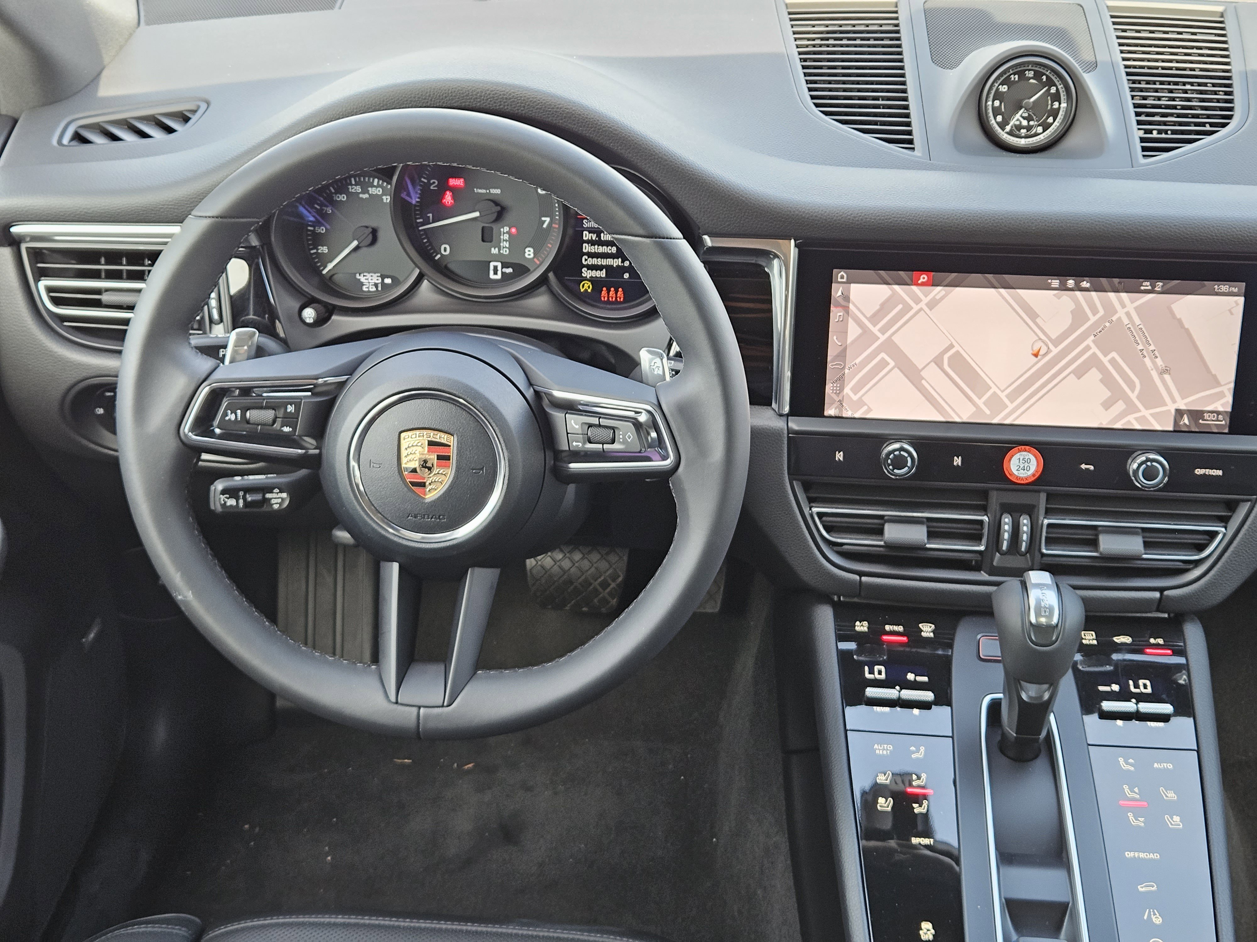 Certified 2026 Porsche Macan image 25