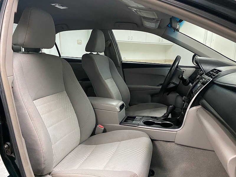 Used 2015 Toyota Camry LE image 16